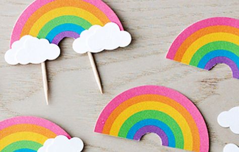 MAKE CUTE RAINBOW CUPCAKE TOPPERS (via http://confettipop.com/projects/over-the-rainbow-cupcake-toppers/) Rainbow Cupcake Toppers, Creative Ideas For Kids, Rainbow Cupcake, Rainbow Activities, Rainbow Party Decorations, Rainbow Printable, Diy Cake Topper, Blue Food Coloring, Rainbow Cupcakes