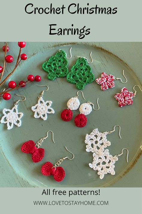 Diy Christmas Earrings, Xmas Crochet, Crocheted Earrings, Crochet Scarf Easy, Crocheted Jewelry, Crochet Hearts, Earrings Crochet, Confection Au Crochet, Crochet Xmas