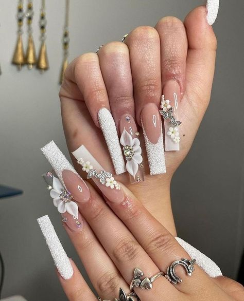 777 3d Flower Nail Art, Nail Pearls, Flower Nail Charms, Women Eyes, Champagne Nails, Acrylic Nails Nude, Nail Gems, 3d Flower Nails, Nail Rhinestones