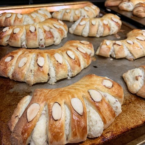 Bear Claw Donut, Bear Claws Recipe Easy, Chocolate Bear Claws, Bear Claws Recipe, Bearclaws Pastry, Bear Claw Recipe Puff Pastries, Almond Filling Recipe, Beartown Book, Bear Claw Recipe