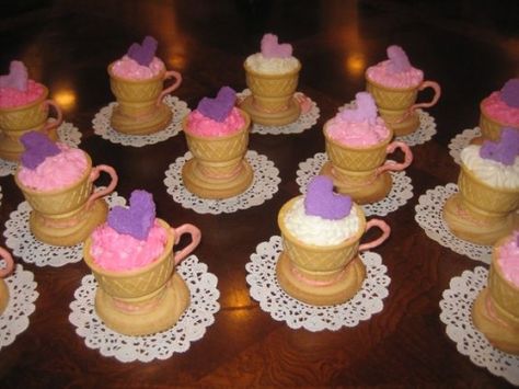 Tea Party Birthday Theme, Cupcakes Amor, Sleepover Parties, Cupcake Cones, Girls Tea Party, Princess Tea Party, Tea Party Theme, Tea Party Food, Fancy Nancy