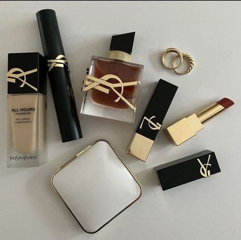 Makeup Kiko, Ysl Makeup, Expensive Makeup, Dior Lipstick, Makeup Package, Ysl Beauty, Fancy Makeup, Dior Makeup, Luxury Makeup