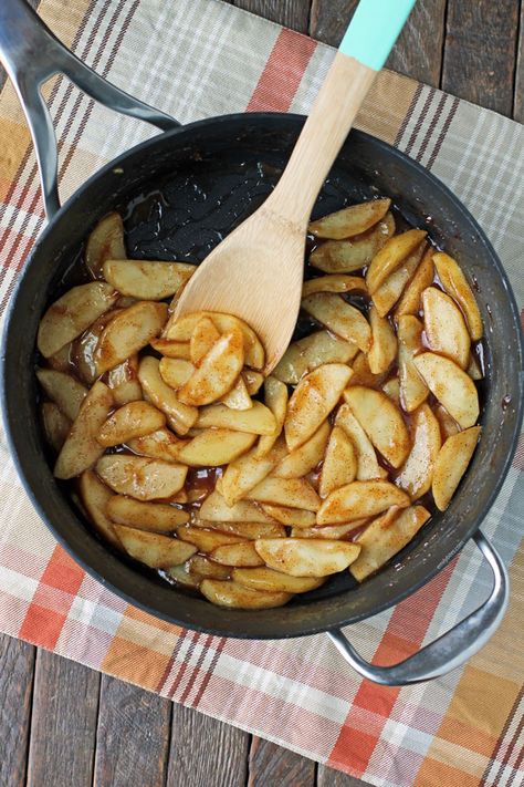 Sweet Cooked Apples, Apples And Cinnamon Stovetop, Quick Cinnamon Apples, Easy Cinnamon Apples Stovetop, Ww Cinnamon Apples, Cooked Cinnamon Apples Easy, Healthy Cooked Apples, Warm Apples And Cinnamon, Cooked Apples Easy Stovetop