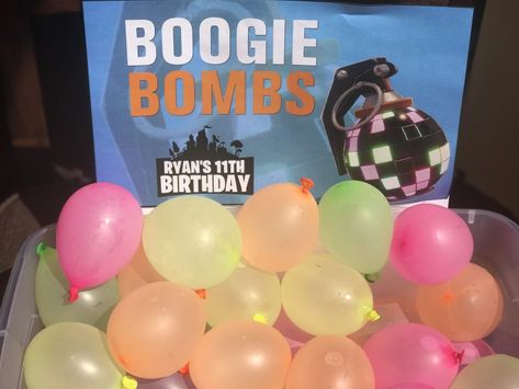 Fortnite Birthday Party Game Ideas, Fortnite Birthday Party Snacks, Fortnite Birthday Party Ideas Diy Food, Fortnite Birthday Games, Gamer Party Games, Fortnite Nerf Birthday Party, Fortnite Birthday Party Ideas Games, Fortnite Bday Party Ideas, Fortnite Birthday Party Food