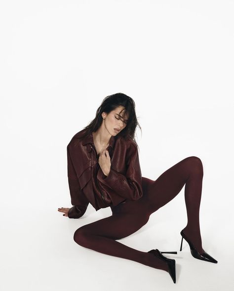 Kardashians Photoshoot, Bridgette Satterlee, Kylie Jenner Modeling, Kendall Jenner Modeling, Kylie Jenner Photoshoot, Fav Celebrities, Red Turtleneck, Kendall Jenner Outfits, Jenner Style