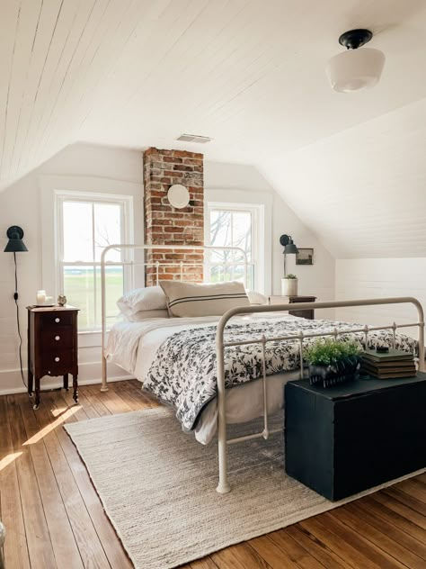 Farmhouse Attic Bedroom, Cozy Farmhouse Bedroom, Georgia House, Farmhouse Bedroom Ideas, School House Lighting, Bedroom Reveal, Spring Bedroom, Modern Farmhouse Bedroom, Bohemian Farmhouse