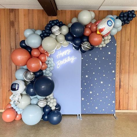 Space Themed Balloon Garland, Outer Space Balloon Garland, Space Theme Balloon Arch, Outer Space Balloon Arch, Space Theme Balloons, Space Themed Balloons, Rocket Themed Birthday Party, Space Theme Backdrop, Space Balloon Arch