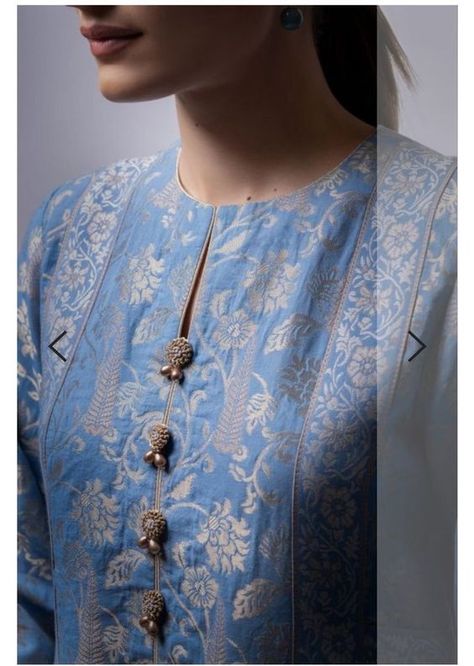 Banarasi Suit Neck Design, Banarasi Churidar Designs, Brocket Suit Design, Suit Neck Designs Indian, Crochet Cable Knit, Suit Neck Designs, Churidar Neck Designs, Alkaram Studio, Simple Kurta Designs