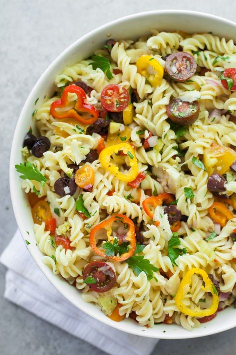 Vegan Antipasto Pasta Salad Easy Packed Lunches, Vegan Antipasto, Antipasto Pasta Salad, Antipasto Pasta, Antipasto Pasta Salads, Pasta Salad With Tortellini, Antipasto Salad, Vegetarian Salad Recipes, Packed Lunches