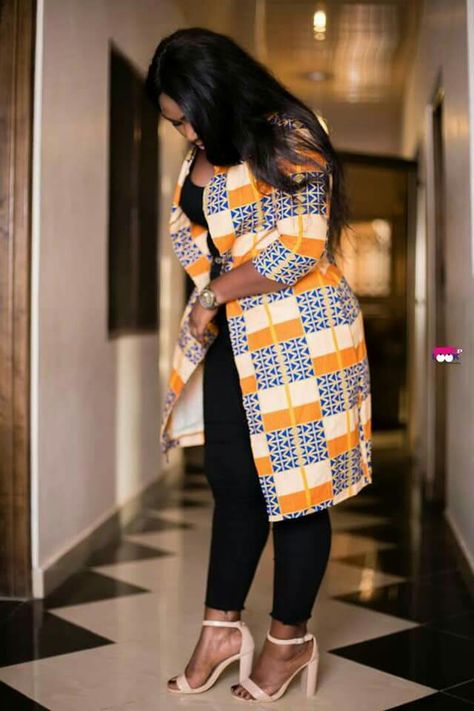 Kitenge Designs, Mode Kimono, Ghanaian Fashion, African Fashion Designers, African Dresses Modern, Afrikaanse Mode, African Fashion Ankara, African Fashion Modern, Long Coats