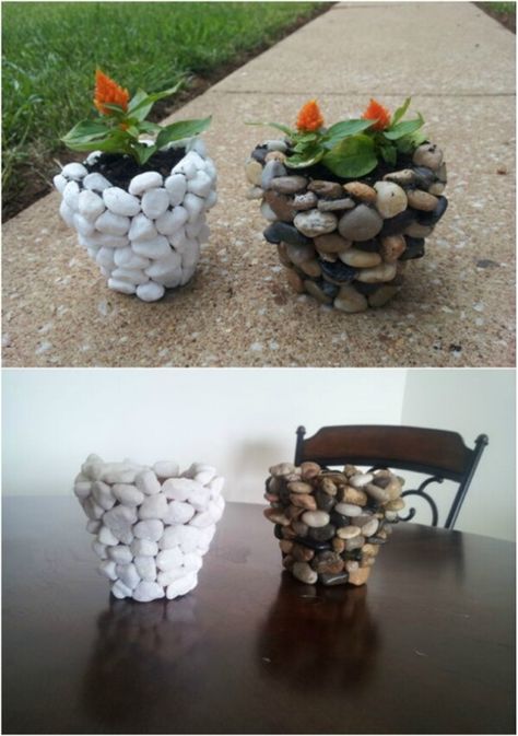 What you can do with your Pebble Collection: 10 Great Ideas - Hobby Lesson River Stones Crafts, Pretty Backyard, Caillou Roche, Diy Rocks, Sloping Garden, Pebble Crafts, Rocks Garden, Rock Diy, Cottage Backyard