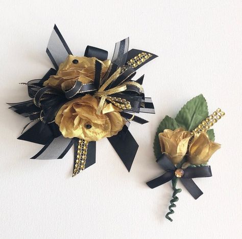 Black And Gold Corsage, Gold Corsage Prom, Black Wrist Corsage, Gold Corsage, Wrist Corsages, Prom Corsage, Corsage And Boutonniere, Prom Date, Corsage Prom