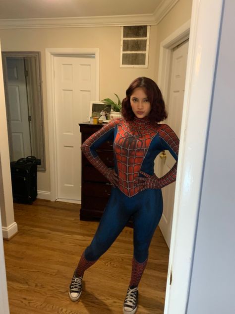 Diy Gwen Spiderman Costume, Trio Halloween Costumes Girls, Spider Woman Costumes, Spiderman Halloween Costume, Spiderman Halloween, Spider Man Halloween, Easy Halloween Costumes For Women, Spiderman Outfit, Horror Halloween Costumes