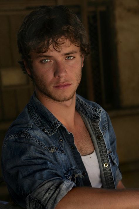 Jeremy Sumpter -- For those of you who remember the cute little boy from the peter pan movie several years ago Jeremy Sumpter Peter Pan, Jeremy Sumpter, Celebrities Male, Denim Shirt, Peter Pan, Celebrity Crush, Character Inspiration, Actors & Actresses, Pretty People