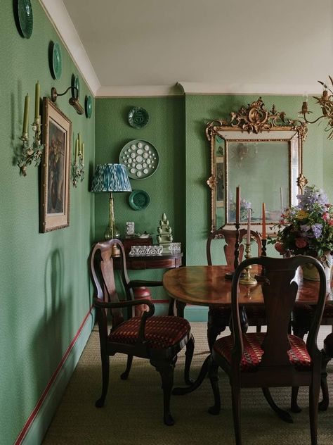 1920 Dining Room, 1920s Dining Room, English Dining Room, 1930s House, Dining Room Ideas, Brown Furniture, Large Dining Room, Affordable Decor, Dining Nook