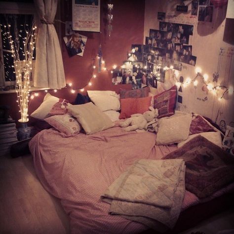 cozy Hipster Room, Hipster Room Decor, Decor Ikea, Attic Renovation, Attic Storage, Attic Bedroom, Design Seeds, Cozy Room, Dream Rooms