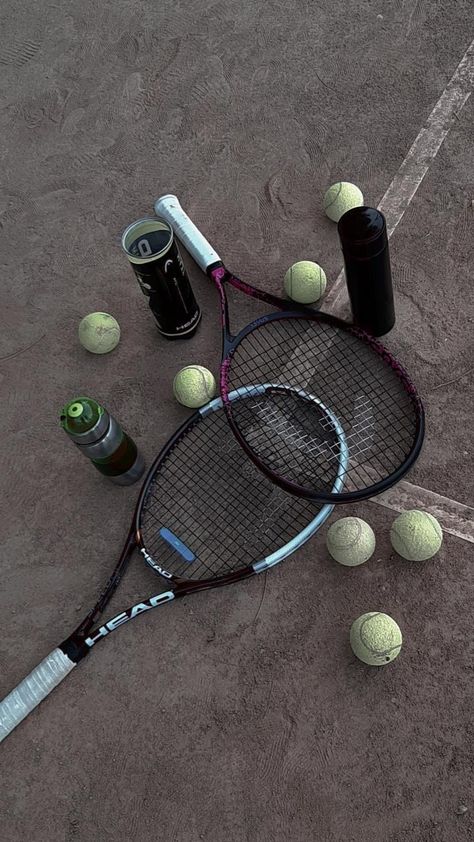 Tennis Racket Aesthetic, Tennis Ideas, Aesthetic Tennis, Head Tennis Racket, Tennis Doubles, Sport Aesthetic, Head Tennis, Tennis Girl, Tennis Aesthetic