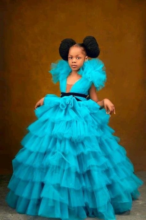 This elegant is made of a very high quality fabric suitable for a special occasion like birthday, wedding, etc.  feel free to contact us via whatsapp on ‪+234 706 709 0219‬ for quick responses. African Kids Clothes, Girls Pageant Gowns, Flower Girl Dresses Blue, Lace Gown Styles, Mother Daughter Dress, Girls Blue Dress, African Clothing For Men, Birthday Girl Dress