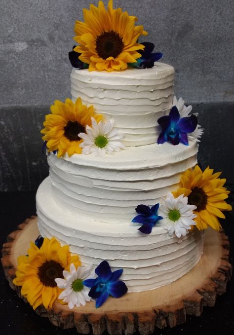 Sunflower Summer Wedding, Summer Wedding Cake, Summer Wedding Cakes, Wedding Stuff, Summer Wedding, Wedding Cake, Wedding Cakes, Sunflower, Cake