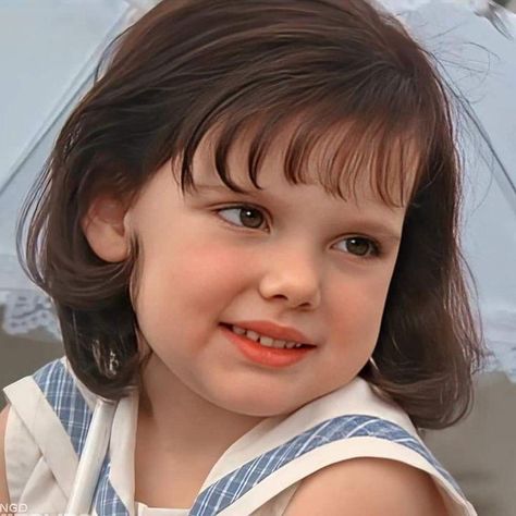 Darla Little Rascals, Brittany Ashton, Anime Cat Ears, Chubby Girl Fashion, Cool Kidz, Cool Nike Wallpapers, Anime Tutorial, Disney Princess Drawings, Cover Photo Quotes