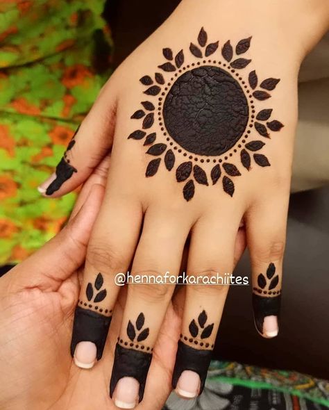 Palm Mehndi Design, Simple Mehendi Designs, Simple Henna Tattoo, Mehndi Designs For Kids, Very Simple Mehndi Designs, Simple Mehndi Designs Fingers, Full Mehndi Designs, Mehndi Designs Front Hand, Mehndi Simple