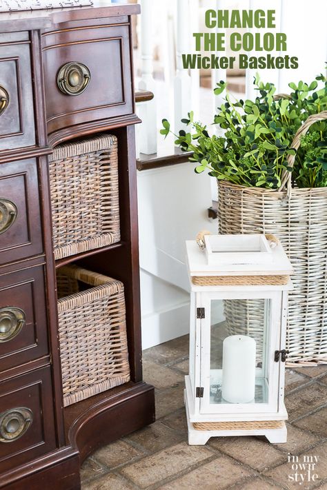 How to change the color of wicker baskets using a transparent painting technique. #driftwood #farmhousecolors #painttechniques via @InMyOwnStyle Transparent Painting, Formica Kitchen, Clear Dining Chairs, Lady Cave, Paint Tutorials, Wicker Chest, Wicker Couch, Wicker Trunk, Wicker Headboard