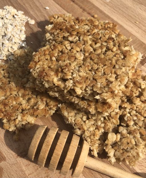 Baked Oat & Honey Bars Honey Apple Oat Bars, Honey Oatmeal Balls, Bayou Bars, Honey Oatmeal Bars, Honey Granola Bar Recipe, Daycare Snacks, Honey Bars, Oatmeal Granola Bars, Oat Bars Healthy