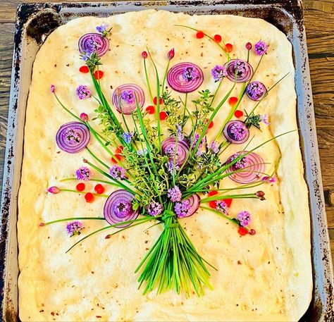 Garden Foccacia Bread, Focaccia Art Bread, Foccia Bread Art, Decorated Focaccia Bread, Foccacia Bread Art, Focaccia Bread Art, Garden Focaccia, Focaccia Art, Foccacia Bread