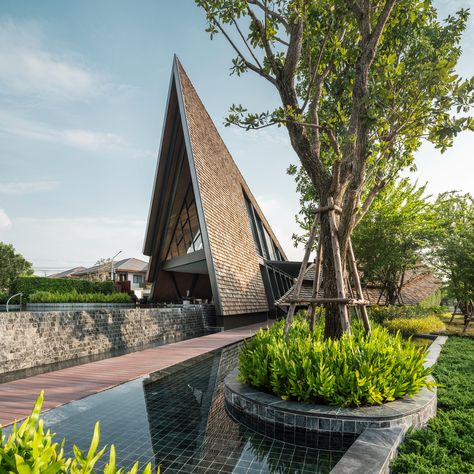 Bali Architecture, Clubhouse Design, Mountain Architecture, Origami Architecture, Resort Architecture, Building Elevation, Landscape Architecture Design, Construction Design, Zaha Hadid