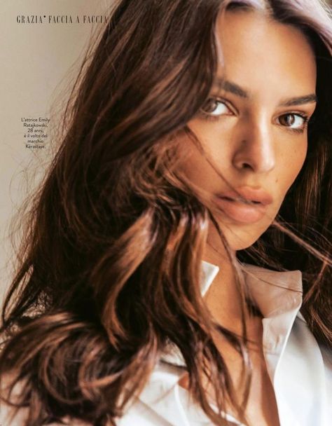 Brunette Bombshell, Golden Brunette, Grazia Magazine, Beatiful People, Vogue Beauty, Emily Ratajkowski, Girl Stuff, Cool Hair Color, Feminine Energy