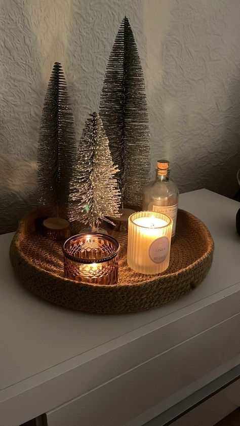 Soft Christmas Decor, Christmas In Small Apartment, Christmas Decorations Small Apartment, Small Apartment Christmas Decor Ideas, Christmas Decorations Apartment, Christmas Dreaming, Neutral Christmas Decor, Cozy Christmas Decor, Christmas Apartment