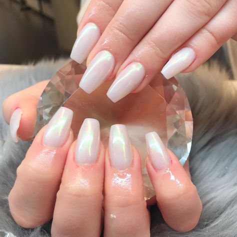 California Nails, Bridesmaids Nails, Spring Acrylic Nails, White Acrylic Nails, Nail Polish Trends, Classy Acrylic Nails, White Nail Polish, Pearl Nails, White Nail