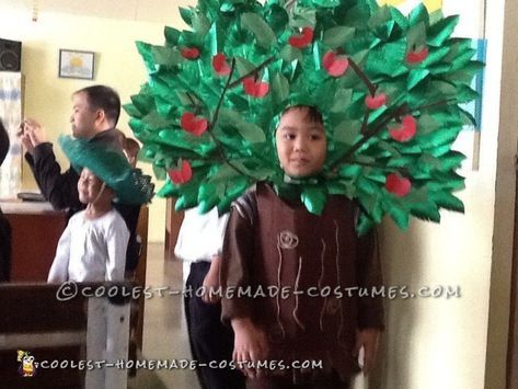 Cool Little Tree Costume Tree Fancy Dress, Tree Halloween Costume, Wizard Of Oz Musical, Tree Costume, Diy Apple, The Giving Tree, Homemade Costume, Diy Tree, Homemade Costumes