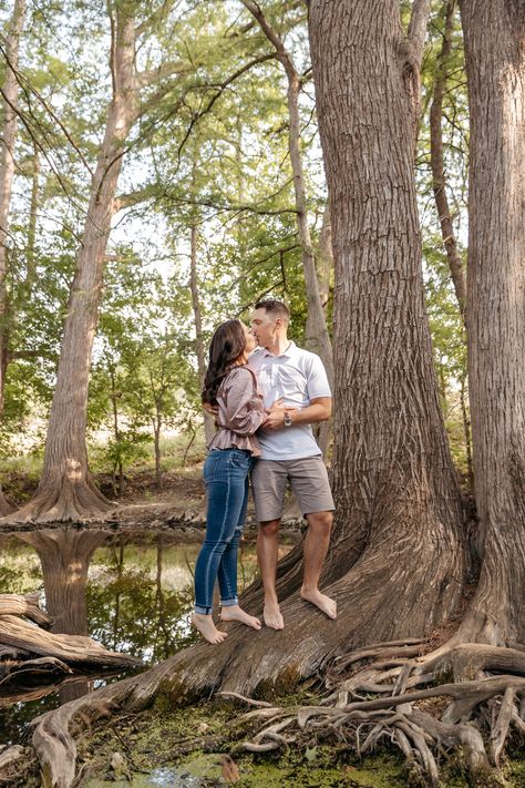 Engagement Photos San Antonio, San Antonio Photoshoot, San Antonio Engagement Photos, Engagement Tips, Photoshoot Locations, Engagement Photo Locations, Outdoor Photoshoot, Grad Photos, Fall Photoshoot