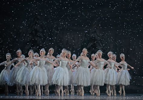 Royal Opera House Ballet Nutcracker, Ballet Backstage, Peter Wright, Nutcracker Costumes, The Royal Ballet, Snowflake Photos, Ballet Theater, House London, Ballet School