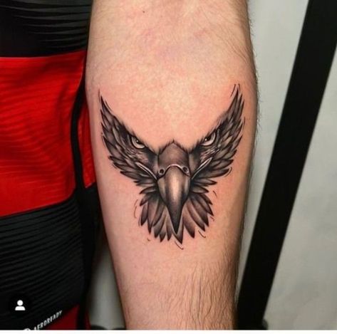 Tattoo Designs Writing, Vikram Tattoo, Eagle Neck Tattoo, Mandala Tattoo Sleeve Women, Eagle Back Tattoo, Bald Eagle Tattoos, Small Eagle Tattoo, Tattooing Inks, Tattoo Bras Homme