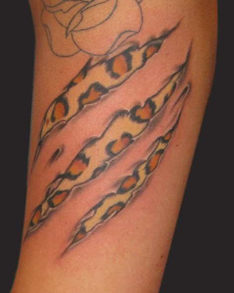 Leopard print claw scratch Tiger Claw Tattoo, Animal Print Tattoo, Joker And Harley Tattoo, Scratch Tattoo, Cheetah Print Tattoos, Leopard Print Tattoos, Claw Tattoo, Leopard Tattoo, Harley Tattoos