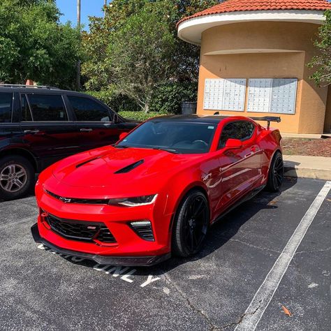 Red Camaro, 2022 Ford Mustang, Chevrolet Car, Chevrolet Camaro Zl1, New Luxury Cars, Ford Mustang Car, Pimped Out Cars, Car Chevrolet, Car Aesthetic