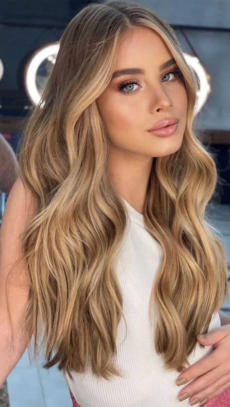 Hair Color Light Brown, Honey Blonde Hair, Blonde Hair Inspiration, Honey Hair, Hair Color And Cut, Volume Hair, Hair Inspo Color, Light Hair, Light Brown Hair