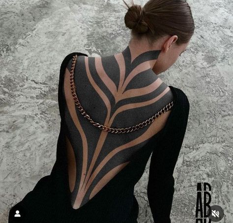 Full Body Geometric Tattoo, Women Blackout Tattoo, Abstract Back Piece Tattoo, Black Out Tattoo Women, Back Blackout Tattoo, Bodysuit Tattoos Women, Blackout Back Tattoo, Heavy Black Tattoo, Abstract Back Tattoo