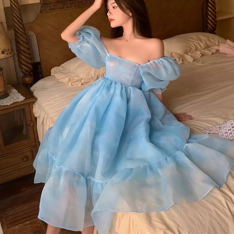 Vestidos Color Pastel, Page Setup, Trendy Dress Outfits, Organza Dress, Fairytale Dress, Teenage Fashion Outfits, Classy Dress, Trendy Dresses, Fancy Dresses