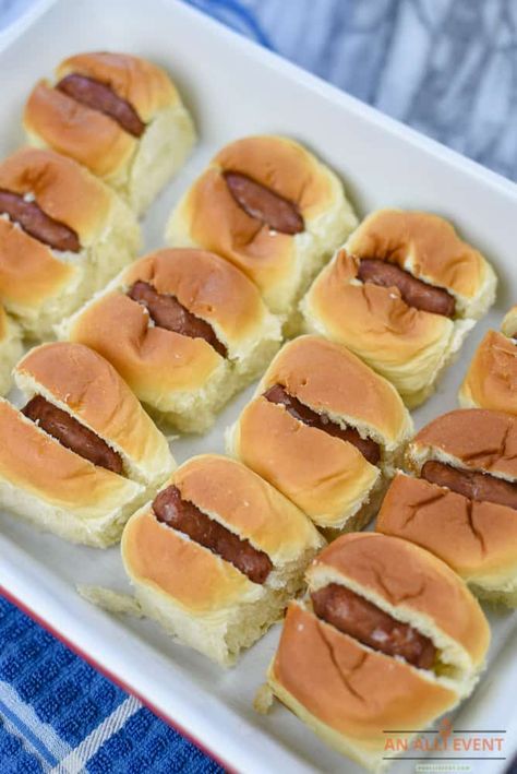 Chili Cheese Little Smokies, Chilli Cheese Dog Bake, Chili Cheese Hot Dog Bake, Hot Dog Slaw Recipe, Sonic Chili Dog, Chilli Cheese Dogs, Baked Chili Cheese Dogs, Chili Cheese Hot Dog, Chili Dog Chili Recipe