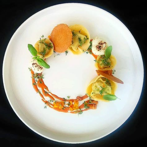 Pasta Fine Dining, Food Presentation Plates, Future Restaurant, Autumn Dinner, Gourmet Food Plating, Plating Food, Pumpkin Sauce, Sour Cream Sauce, Plating Ideas