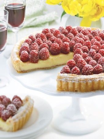 White Chocolate Tart, Mandarin Cake, Chocolate And Raspberry Tart, Raspberry Tart, Berry Tart, Raspberry Recipes, Warm Cake, White Chocolate Raspberry, Chocolate Tart