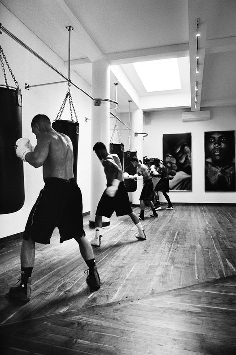 Elevate your phone's style with knockout boxing wallpapers! 🥊 Explore champion-themed wallpapers that pack a punch, featuring iconic knockouts, motivation, and gloves. 💥 Get inspired with boxing quotes and fan art wallpapers. Sparing Boxing Aesthetic, Boxer Aesthetic Male, Russian Vibes, Boxing Photography, Boxing Aesthetic, Boxer Aesthetic, Themed Wallpapers, Boxing Images, Beach Workout