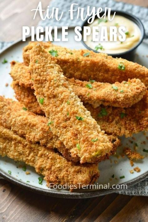 Pickle Spears Air Fryer, Air Fryer Pickles, Fried Pickle Spears, Easy Fried Pickles, Pickle Spears, Deep Fried Pickles, Fried Pickles Recipe, New Air Fryer Recipes, Air Fryer Oven Recipes