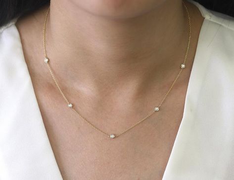 Diamond By The Yard, Dainty Jewelry Necklace, Bezel Necklace, Vs2 Diamond, Necklace Diamond, Bezel Pendant, Wedding Jewellery Necklace, Gold Hands, Bezel Diamond