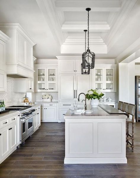 Model Dapur, Cottage Kitchen Design, Kabinet Dapur, Kitchen Redesign, Farmhouse Kitchen Cabinets, Kitchen Cabinets Decor, Farmhouse Kitchen Design, Kitchen Cabinets Makeover, Kitchen Cabinet Remodel