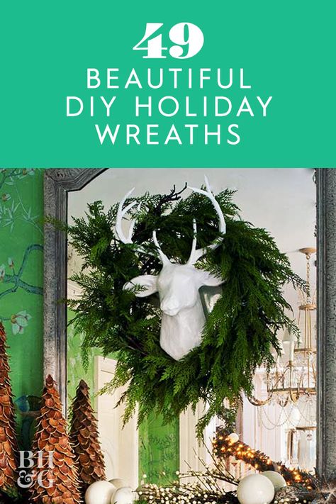 Christmas Wreath With Deer, Deer Head Christmas Decor, Antler Wreath Diy, Reindeer Wreath Diy, Decorating With Antlers, Nativity Scene Crafts, Homemade Christmas Wreaths, Antler Wreath, Creative Wreaths