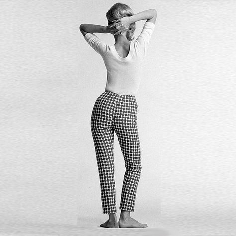 One from the initial design archives today - Twiggy in some Polkadot trousers - get the look with our Signature Polkadot 1960s Pants Women, 60s Fashion Pants, 1960s Casual Outfits, 1960s Fall Fashion, 60s Casual Fashion, 60s Fashion Women 1960s Outfits, 60s Pants, 1960s Pants, 1960s Fashion Women